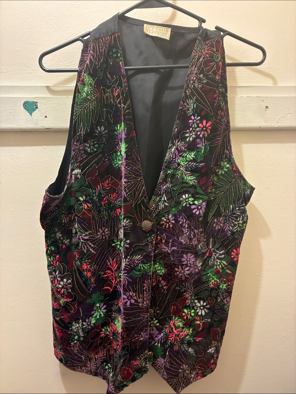 Ivy Club Classics Black Velvet Floral Embroidered Vest